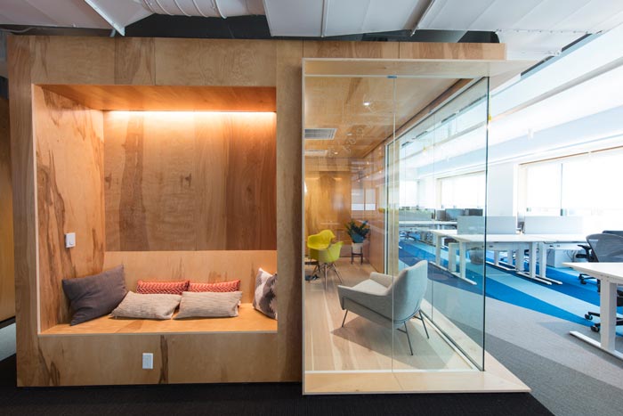 網(wǎng)絡服務商辦公室辦公區(qū)域裝修設計案例效果圖