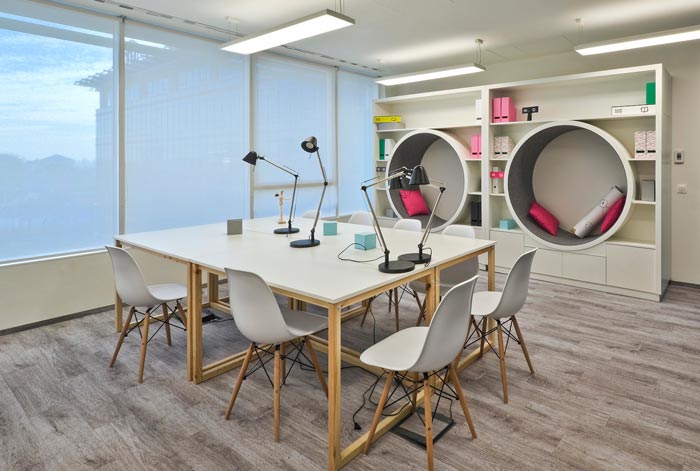 網(wǎng)絡(luò)運(yùn)營(yíng)商辦公室會(huì)議室裝修設(shè)計(jì)案例效果圖