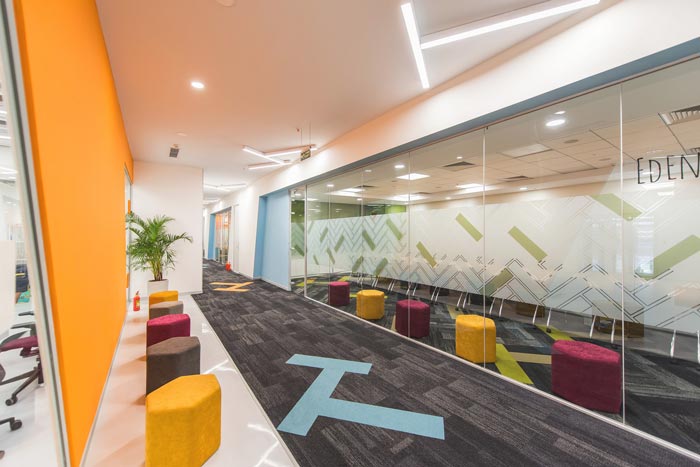 游戲公司辦公室過道裝修設計案例效果圖