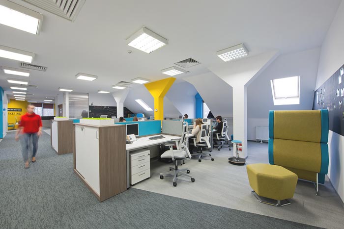 服裝廠辦公室裝修設計效果圖