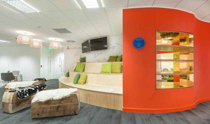 服飾公司辦公室休息區域線裝修設計案例效果圖