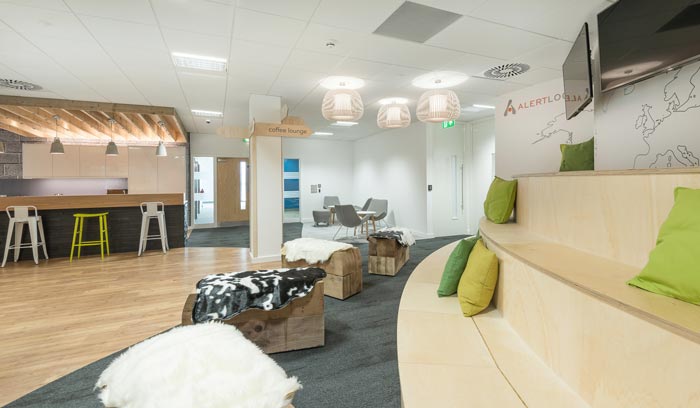 服飾公司辦公室吧臺區域線裝修設計案例效果圖