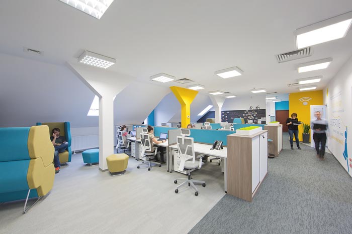 大空間辦公區域效果圖