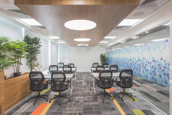 互聯網服務提供商辦公室匯報區域裝修設計案例效果圖