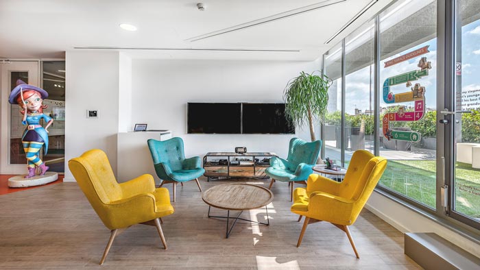 網(wǎng)絡(luò)游戲公司辦公室接待區(qū)域裝修設(shè)計(jì)案例效果圖