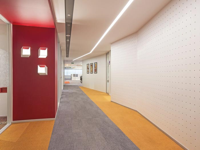 大數據服務商辦公室過道裝修設計案例效果圖