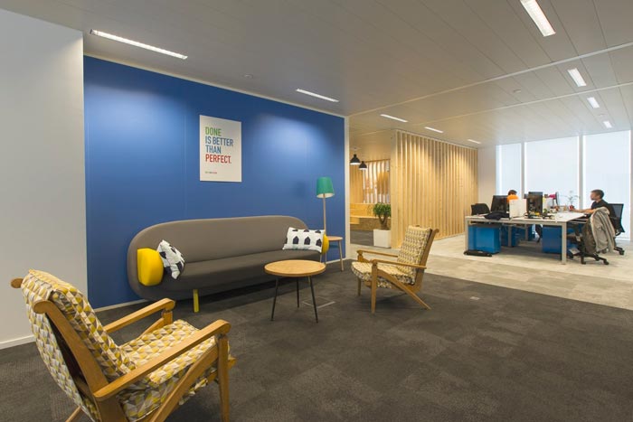 汽車租賃服務公司辦公室交流區域裝修設計案例效果圖