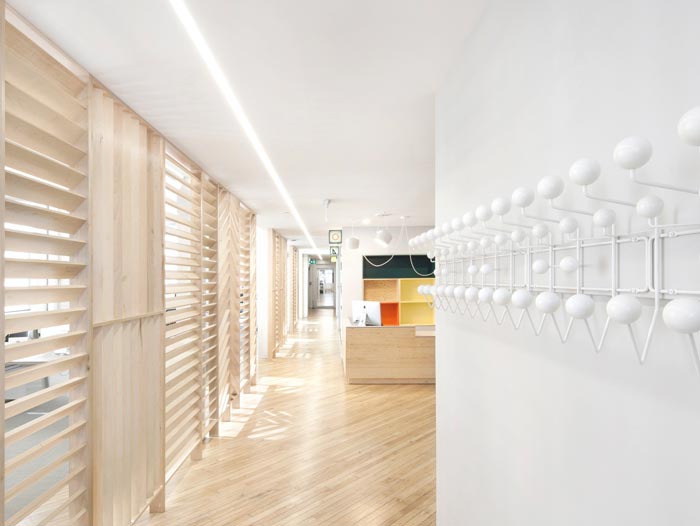 電子商務(wù)辦公室進(jìn)門區(qū)域裝修設(shè)計(jì)案例效果圖