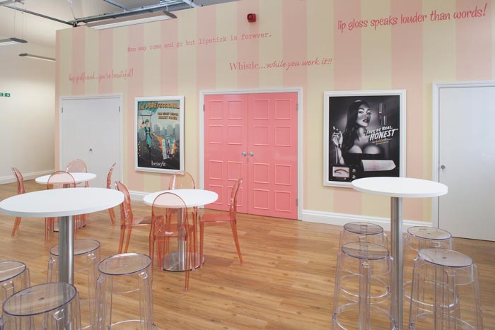 化妝品公司辦公室茶水間裝修設計案例效果圖