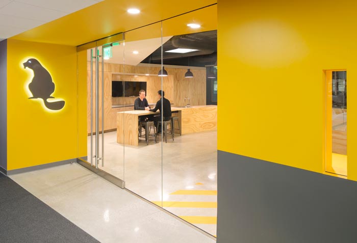 靈活創(chuàng)意辦公空間進(jìn)門區(qū)域裝修設(shè)計(jì)案例效果圖