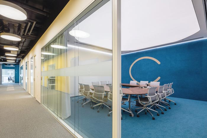 互聯(lián)網(wǎng)旅游公司辦公室會(huì)議室裝修設(shè)計(jì)案例效果圖