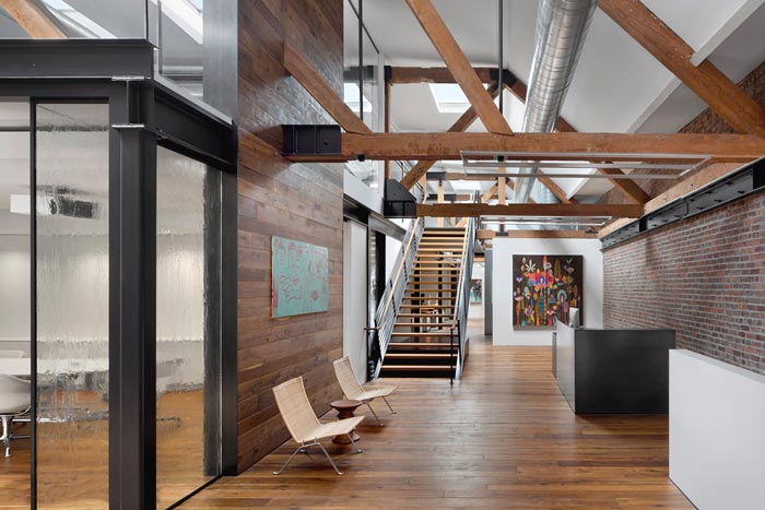 480平方兩層辦公室前臺(tái)裝修設(shè)計(jì)實(shí)景圖