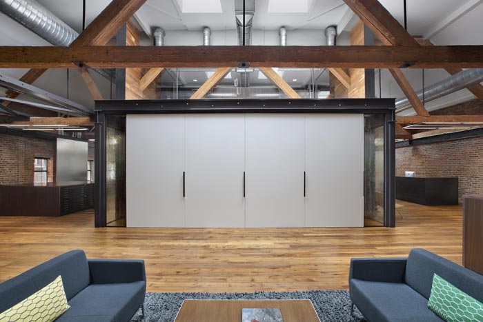 480平方兩層辦公室休息區(qū)域裝修設(shè)計(jì)實(shí)景圖