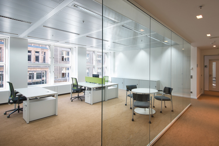 制藥公司辦公室辦公區(qū)域裝修設計案例效果圖