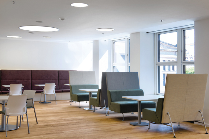 制藥公司辦公室休息區(qū)域裝修設計案例效果圖