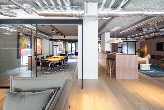 房地產(chǎn)開(kāi)發(fā)商辦公室吧臺(tái)裝修設(shè)計(jì)案例效果圖