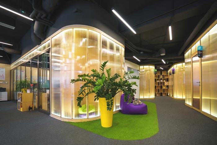 小型創意辦公室進門區域裝修設計案例效果圖