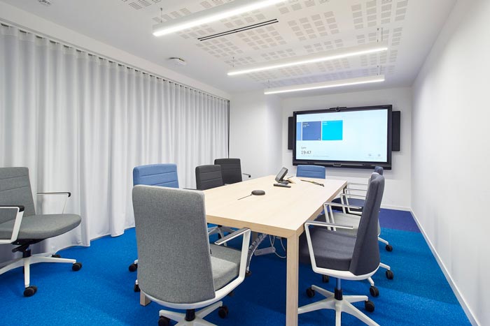 全球制藥公司辦公室匯報區域裝修設計案例效果圖