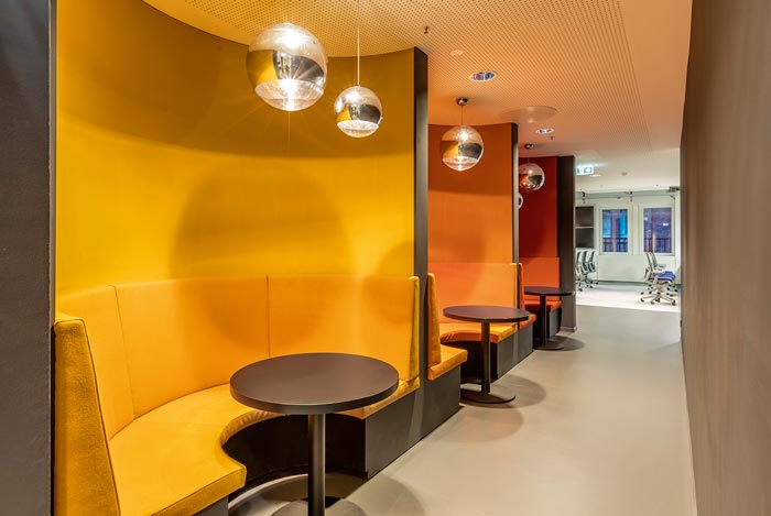 軟件開發(fā)公司辦公室交流區(qū)域裝修設(shè)計案例效果圖