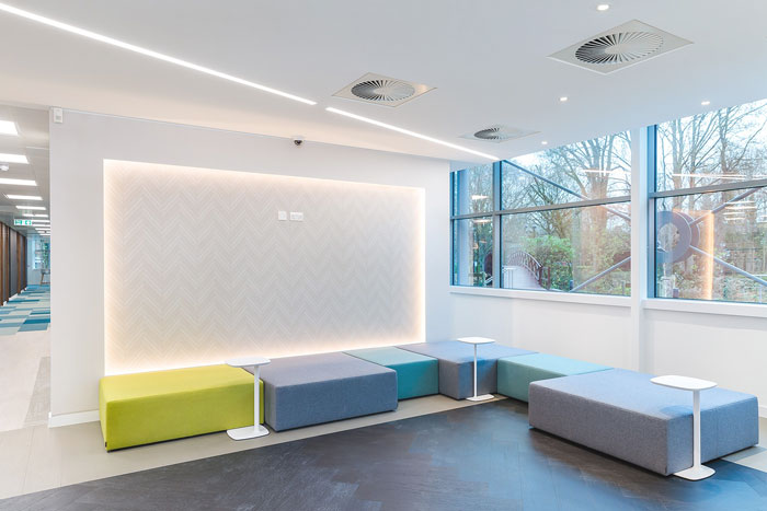 科技公司現(xiàn)代簡(jiǎn)約辦公室接待區(qū)裝修設(shè)計(jì)案例效果圖