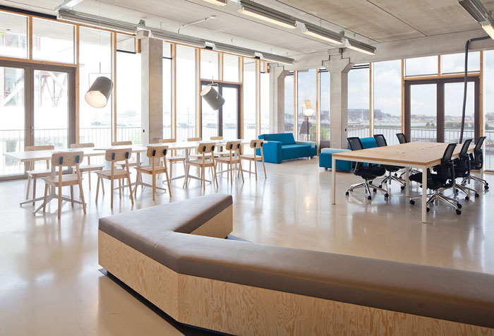 新媒體現(xiàn)代簡約辦公室休息區(qū)域裝修設(shè)計(jì)案例效果圖