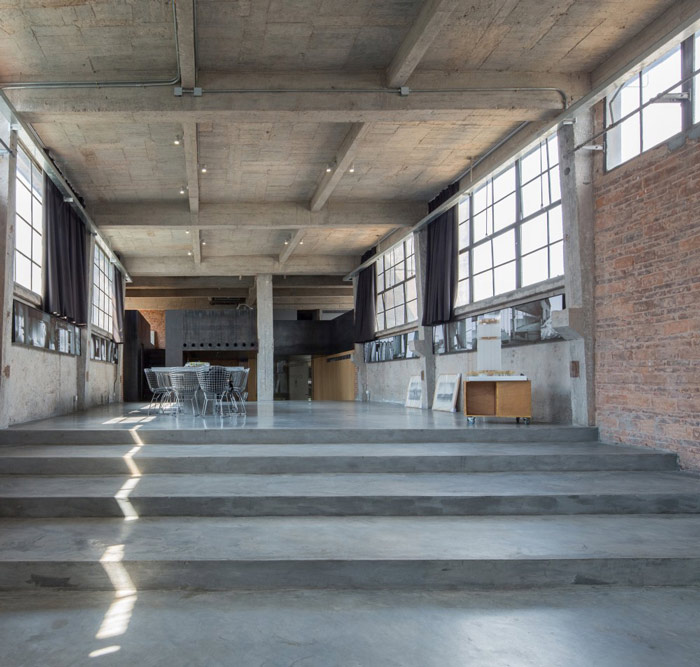 廠房LOFT風(fēng)格辦公室進(jìn)門(mén)區(qū)裝修設(shè)計(jì)案例效果圖