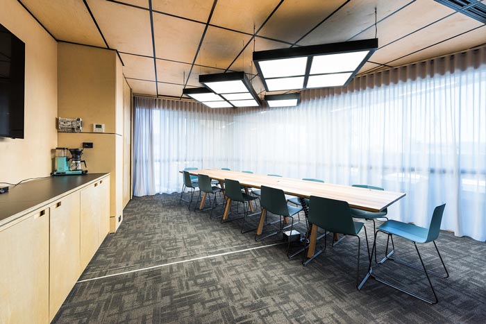 節(jié)能公司辦公室會議室裝修設(shè)計(jì)案例效果圖