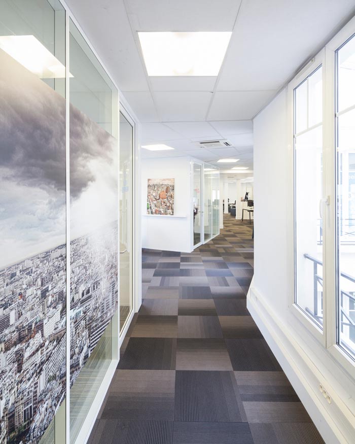 空氣環保公司辦公室過道裝修設計案例效果圖