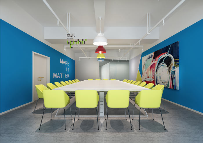 汽車超人公司辦公室18樓會議室裝修設(shè)計效果圖