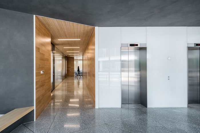 集團總部辦公樓一層公共走道設計效果圖