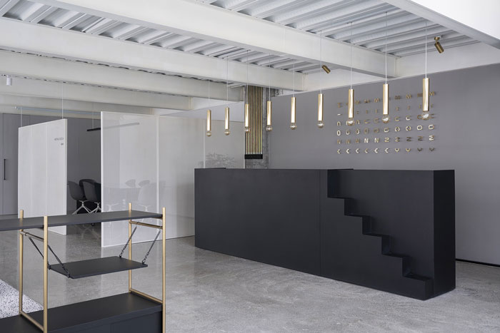 家居公司辦公室前臺(tái)裝修設(shè)計(jì)效果圖