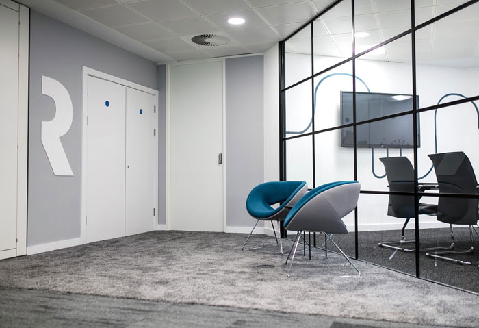 600平方辦公室進門接待區裝修設計效果圖