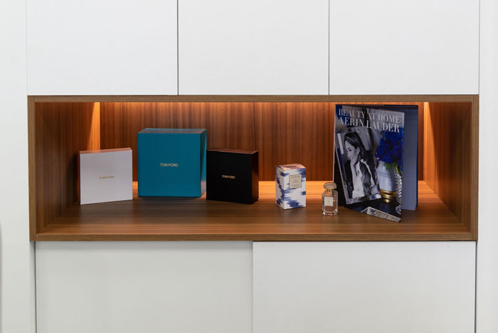 化妝品公司辦公室展示區裝修設計效果圖