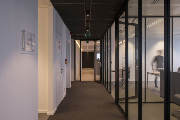 P2P金融公司辦公室過道裝修設計效果圖