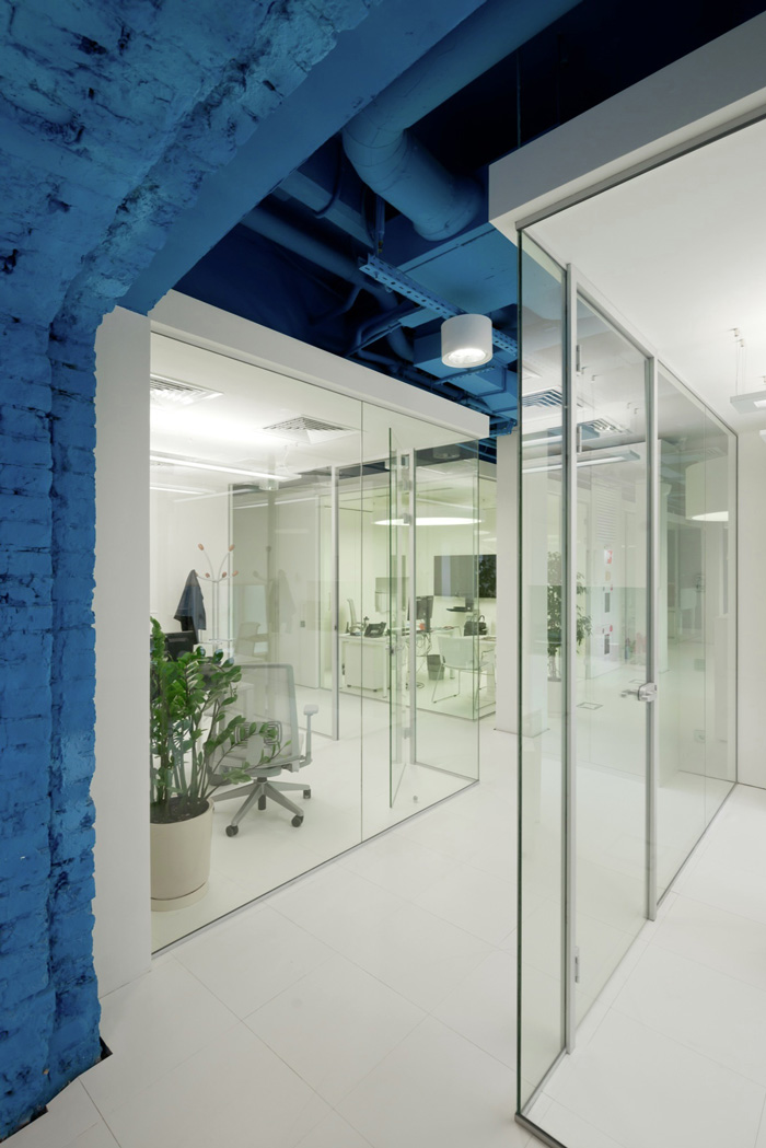 廣告公司辦公室隔斷裝修設計效果圖