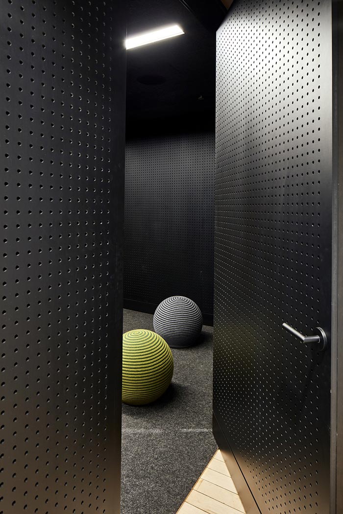 金融行業(yè)辦公室休閑區(qū)裝修設計效果圖