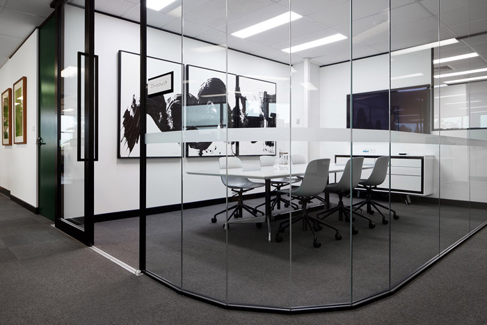 旅行社辦公室交流區(qū)裝修設(shè)計效果圖