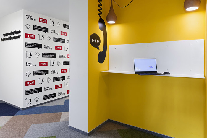 IT培訓學校辦公室動線裝修設計效果圖