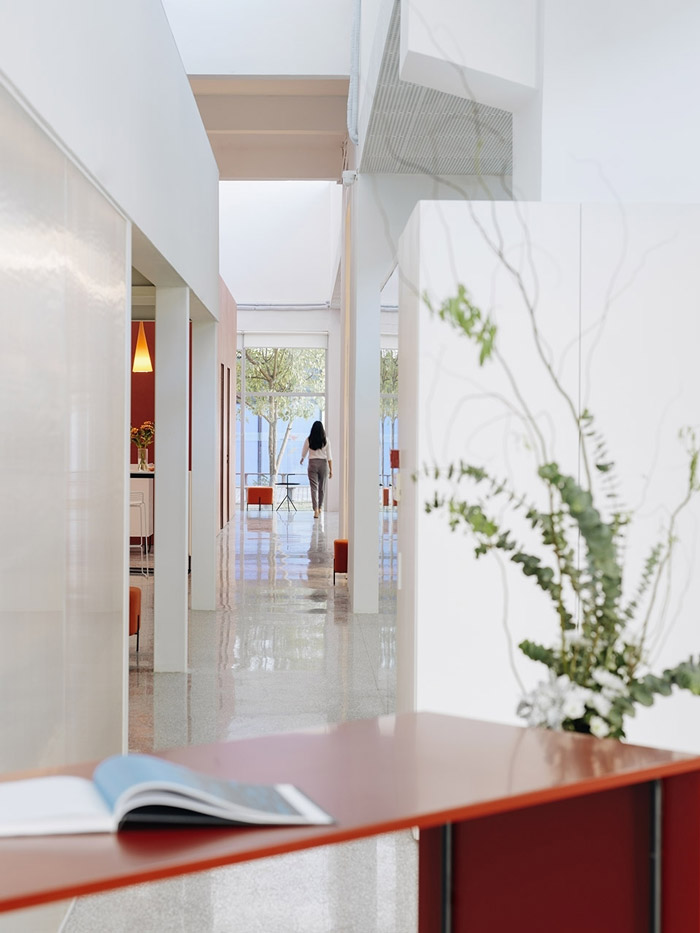 影視辦公室走道裝修設計效果圖