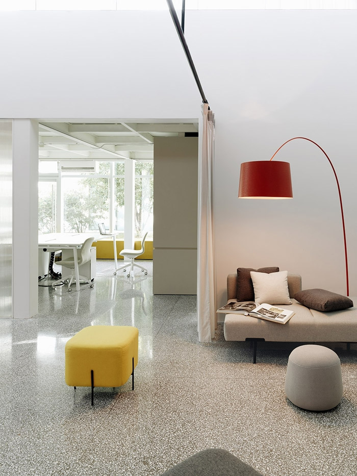 影視辦公室討論區裝修設計效果圖