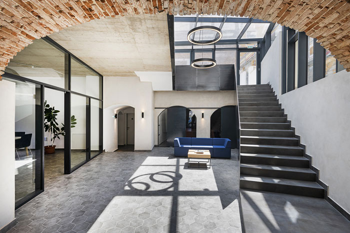 舊廠房辦公室樓梯裝修設計效果圖