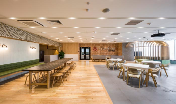 開(kāi)發(fā)中心辦公室前臺(tái)裝修設(shè)計(jì)效果圖