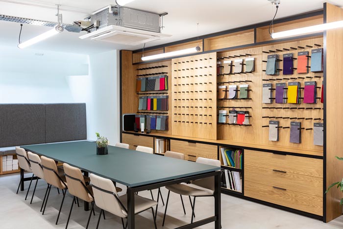 兩層辦公室匯報(bào)區(qū)裝修設(shè)計(jì)效果效果圖